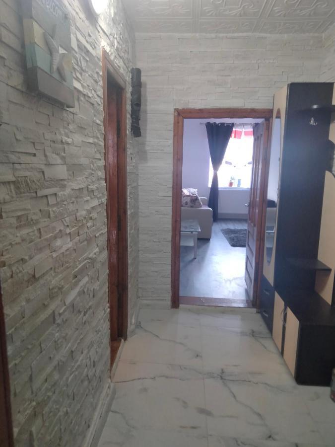 Apartament Geo Nehoiu Eksteriør bilde
