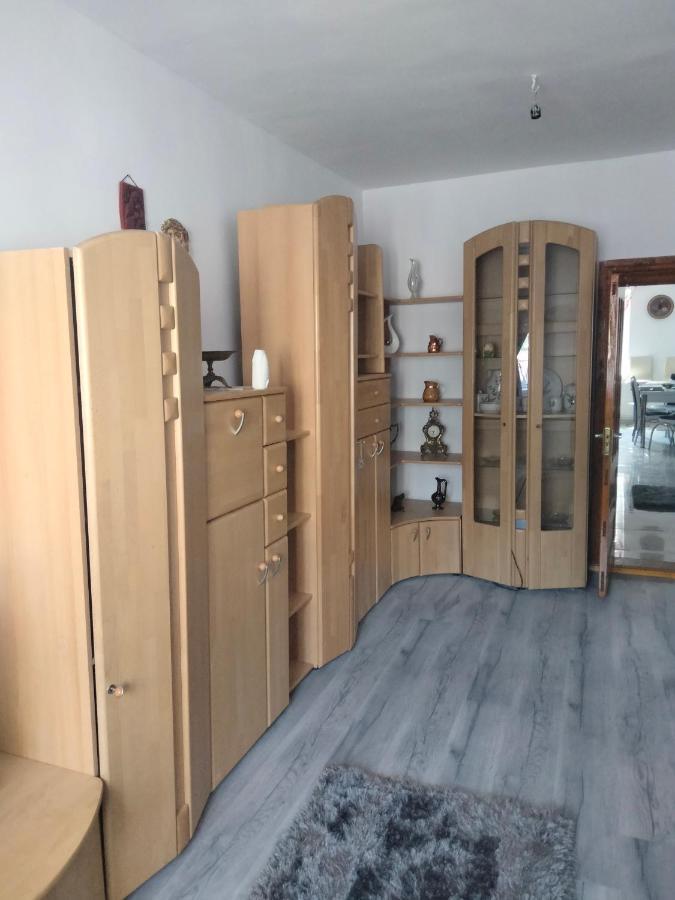 Apartament Geo Nehoiu Eksteriør bilde